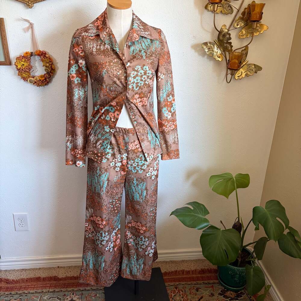 Vintage 1970s Floral Dagger Collar Button Down and Pants Set S